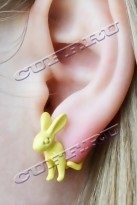 Hogyan lehet eltávolítani a fülbevalót a fül