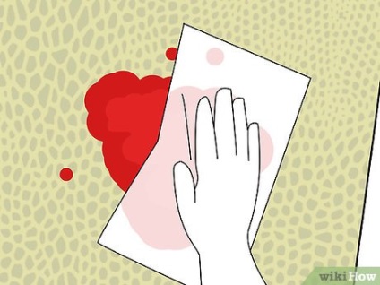 Hogyan lehet eltávolítani a festéket egy műbőr
