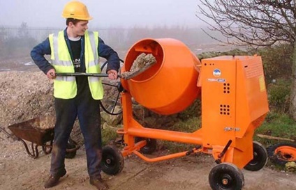 Melyik választani a mixer - betonkeverők véleménye, a kötet betonkeverők (kiválasztás) Melyik választani a mixer - betonkeverők véleménye, a kötet betonkeverők