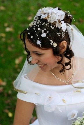 Milyen esküvői frizura opt barnák Kategória esküvői frizurák - szól svadbalist