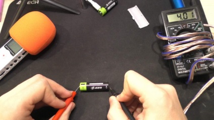 Hogyan tölteni az akkumulátort USB Sorbo és znter 1