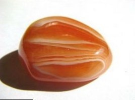 Камінь карнеол (сердолік) властивості магічні і лікувальні, кольору, карнеола