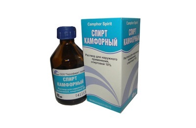 Kámfor-alkohol fülben használható, és ott is csöpög, mint a (alkalmazás) Kámfor alkohol fülben használható-e, és hogyan tud csöpögni