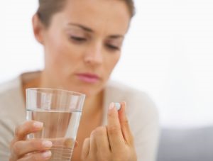 Köhögés és hőmérséklete egy felnőtt, a torokfájás, mit kell tennie (fáj) Köhögés és hőmérséklete egy felnőtt, a torokfájás, mit kell tenni