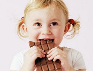 Amikor egy gyermek adható csokoládé videót, amikor egy gyerek lehet csokoládé, akár gyerekek is