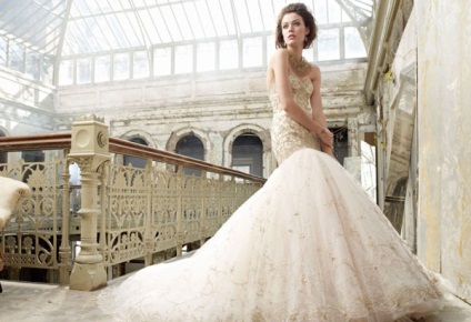 Szépségek menyasszonyok a legdivatosabb tervezők esküvői ruhák