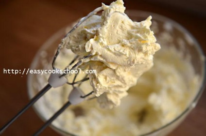 Krém a sűrített tej vajjal recept lépésről lépésre, egyszerű receptek (olaj) Krém a sűrített tej vajjal recept lépésről lépésre, egyszerű receptek