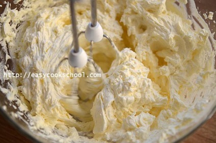 Krém a sűrített tej vajjal recept lépésről lépésre, egyszerű receptek (olaj) Krém a sűrített tej vajjal recept lépésről lépésre, egyszerű receptek