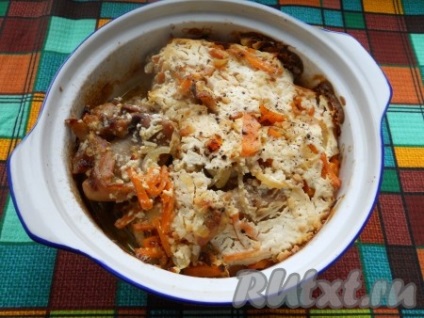 Nyúl párolt tejszínes mártásban a sütőben - egy recept fotó (nyúl) Nyúl párolt tejszínes mártásban a sütőben - a recept egy fotó