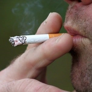 A dohányzás és az aranyér hatása kárt, a hatásait