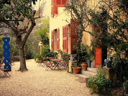 Kerttervezés stílusában Provence (tanya) Kerttervezés stílusában Provence
