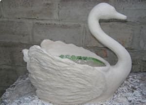 Swan gipszből a kertben saját kezűleg (gipsz) Swan gipszből a kertben saját kezűleg
