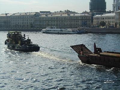 Anyu, akarok menni innen St. Petersburg