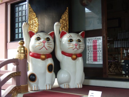 Maneki-Neko, szerencse macska, Sakura ház orosz blog