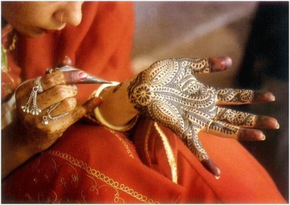 Mester osztályban rajz henna, képzés Moszkva (henna) Mester osztályban rajz henna, képzés Moszkvában