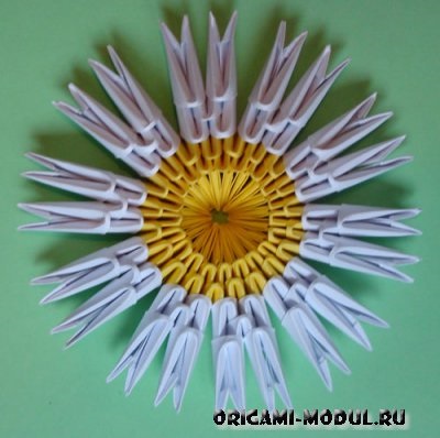 Moduláris origami százszorszép áramköri szerelvényből fotókkal