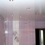 Натяжні стелі в ванну кімнату особливості і правила монтажу