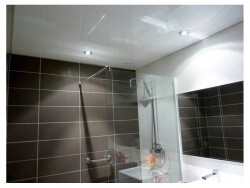 Натяжна стеля у ванній кімнаті - фото, поради, дизайн