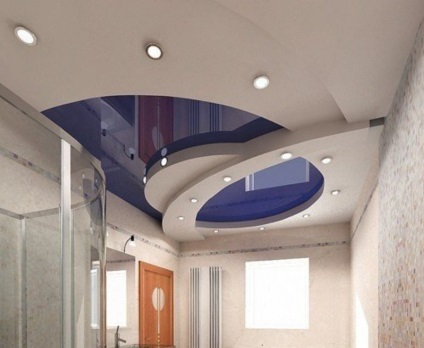 Álmennyezet a fürdőszobában lépéseket fotoinstruktsii szerelési technológia
