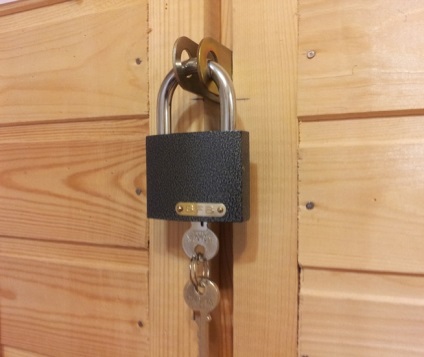 Lakat lóg pajta és típusú megbízható, kengyelkonstrukció, és amelyek, a legjobb (csuklós) Lakat lóg pajta és típusú megbízható, kengyelkonstrukció, és amelyek, a legjobb