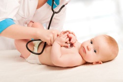 bélelzáródás újszülöttekben okoz és a tünetek