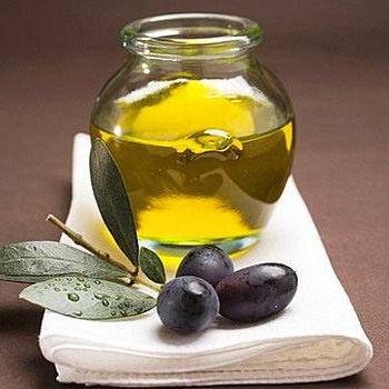 Arcbőr Olívaolaj alkalmazása olívaolaj a zsír és száraz bőrre