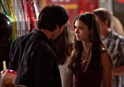 Ezekhez a legforróbb pillanatokban Damon és Elena - egy
