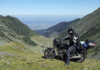 Peritoburrito, hogyan kell utazni egy motorkerékpár (a többi utas tölteni az éjszakát) Peritoburrito, hogyan kell utazni egy motorkerékpár
