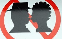 Miért nem lehet megcsókolni egy férfi a 20 nyelvnek jelek, kérdések és válaszok