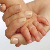 Miért egy gyermek oblazit bőr az ujjak