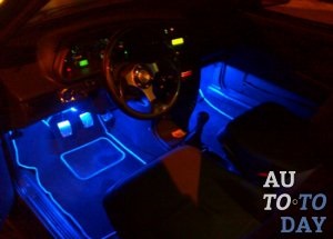 Illumination ajtó autó egy emblémát, amely magában foglalja a tuning (ajtók) Illumination ajtó autó egy emblémát, amely magában foglal egy tuning