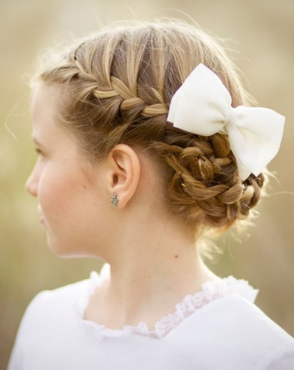 Frizurák a lányok az esküvőn - a legszebb frizura fotó