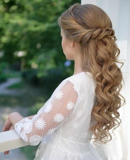 Frizurák a lányok az esküvőn - a legszebb frizura fotó