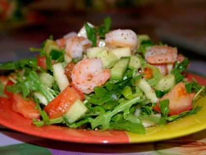 Saláta rukkolával és garnélarák - a hagyományos és új receptek saláták