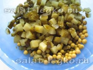 Saláta Tarisznyarák és savanyúság