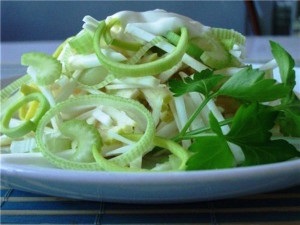 Saláta zellert a szár könnyű és egyszerű receptek