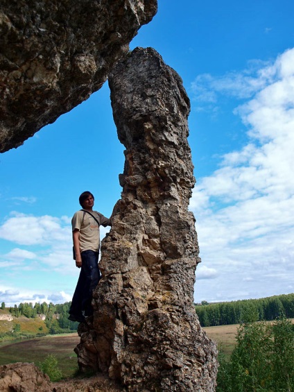 Rocks chembulat és időt Nemda River, a honlapjára az utazás és turizmus