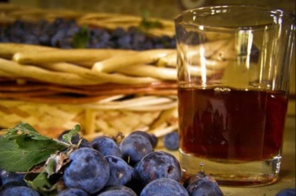 Szilva bor, hogyan, hogy a házi bort szilva (egyszerű recept)