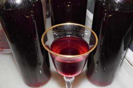 Szilva bor, hogyan, hogy a házi bort szilva (egyszerű recept)
