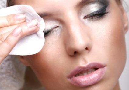 Eltávolítása a szem make-up népi jogorvoslati