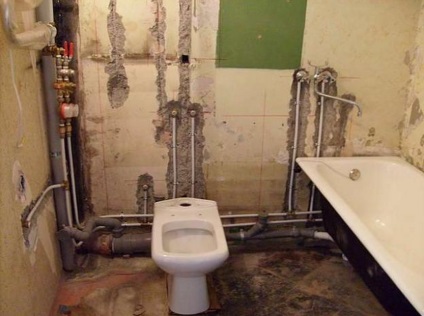 Modern felújított fürdőszobában kiválasztása és telepítése kapcsolódó berendezések, belső