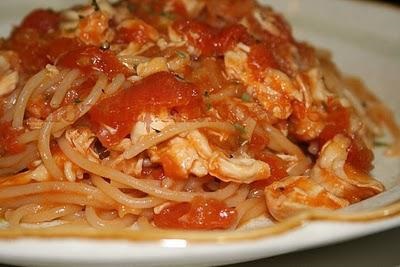 Spagetti csirkével két változata olasz ételek