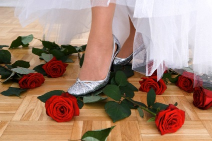 Esküvői jelek és babonák - hasznos információt nyújt a menyasszony és a vőlegény a vállalat «iranica