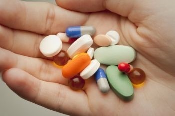 Tablettákat mozgásszervi betegség a gyermekek, hogyan kell kezelni a hányinger