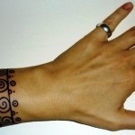 Tattoo karkötő a karján, a csukló és a láb (karkötő) Tattoo karkötő a karján, a csukló és a láb