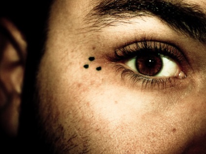 Tetoválás foglyokat a világ, és azok jelentőségét, mixstuff