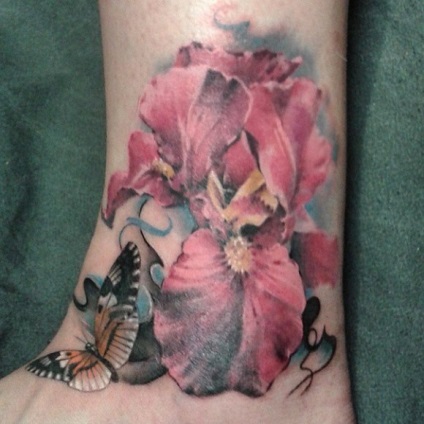 Tattoo jegyzetek (lányok figyelmét violinkulcs) zene tetoválás