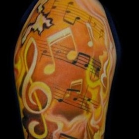 Tattoo jegyzetek (megjegyzések Violin Girl) zene tetoválás