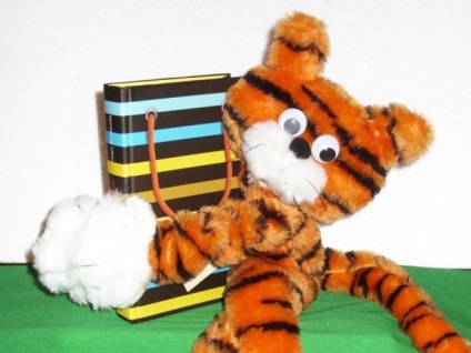 Tiger-ölelést - aranyos puha játék saját kezűleg, egyházi