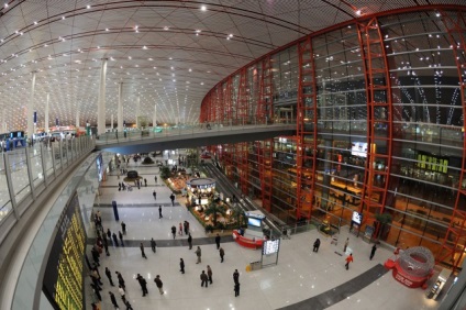 Top 10 legjobb repülőterek a világon utazók és szakértők becslése